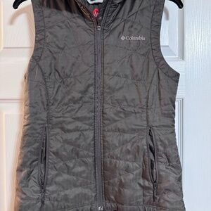 Columbia olive grey vest